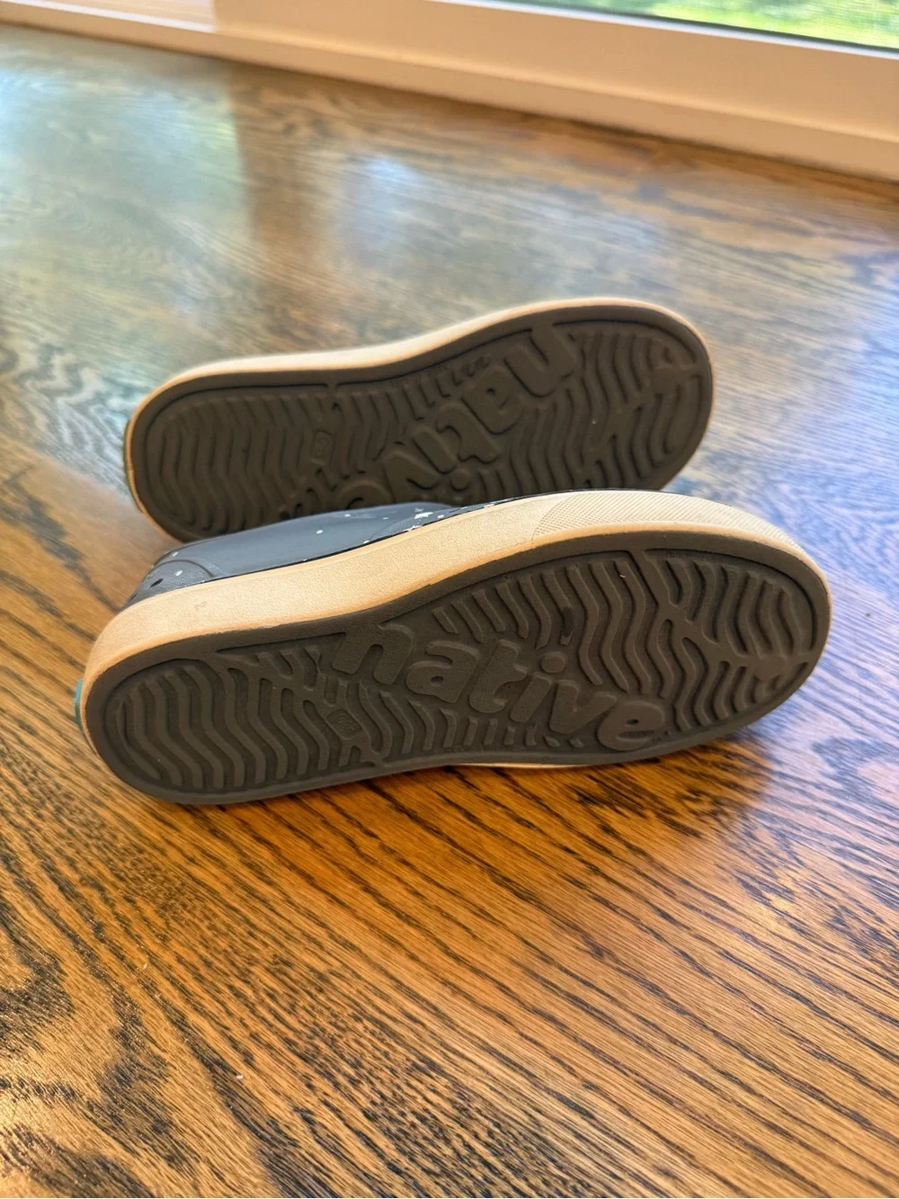 NATIVE Kids Grey Star-Print Slip-On Shoes - waterproof C13